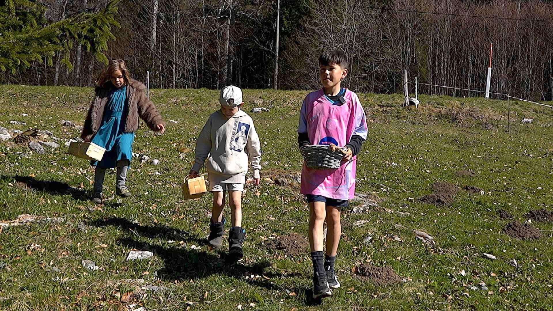 Une chasse aux œufs pour dire au revoir à la saison hivernale