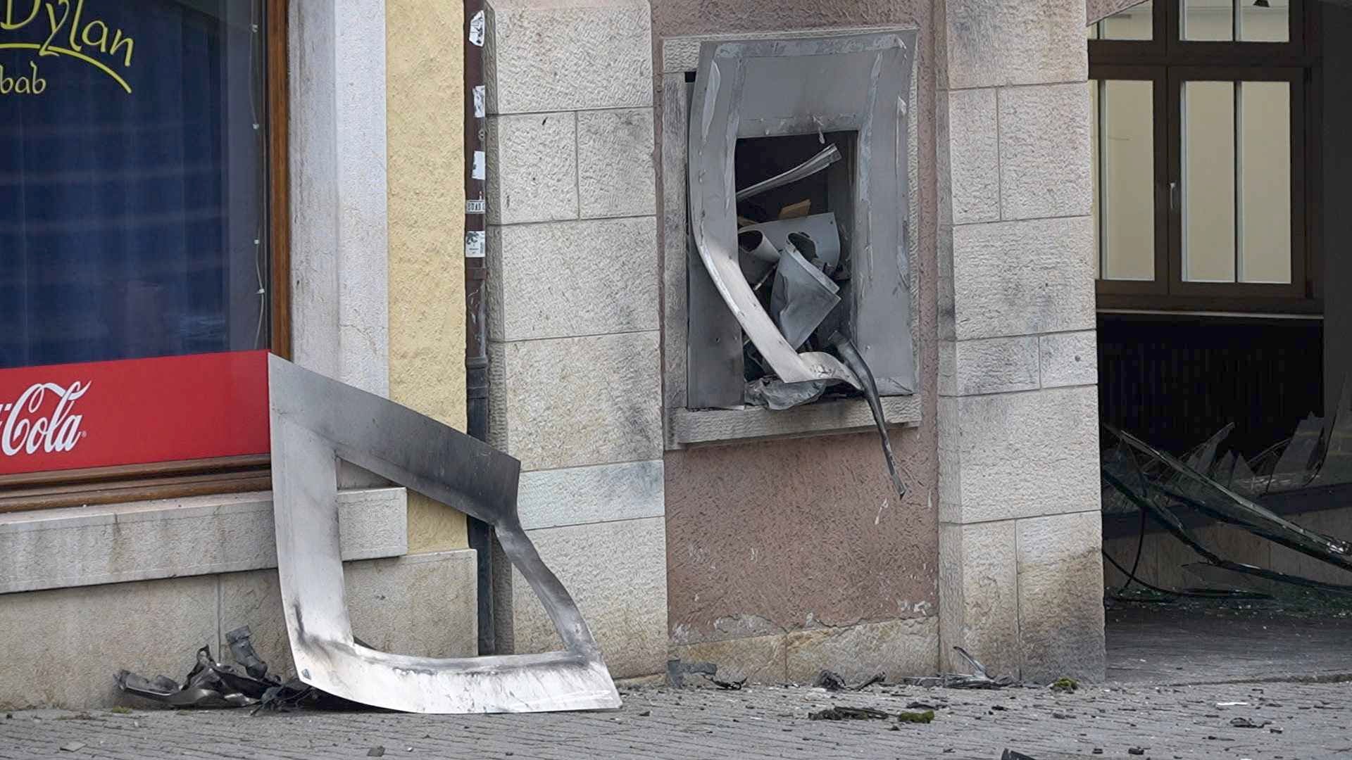 Explosion nocturne d’un bancomat à Delémont