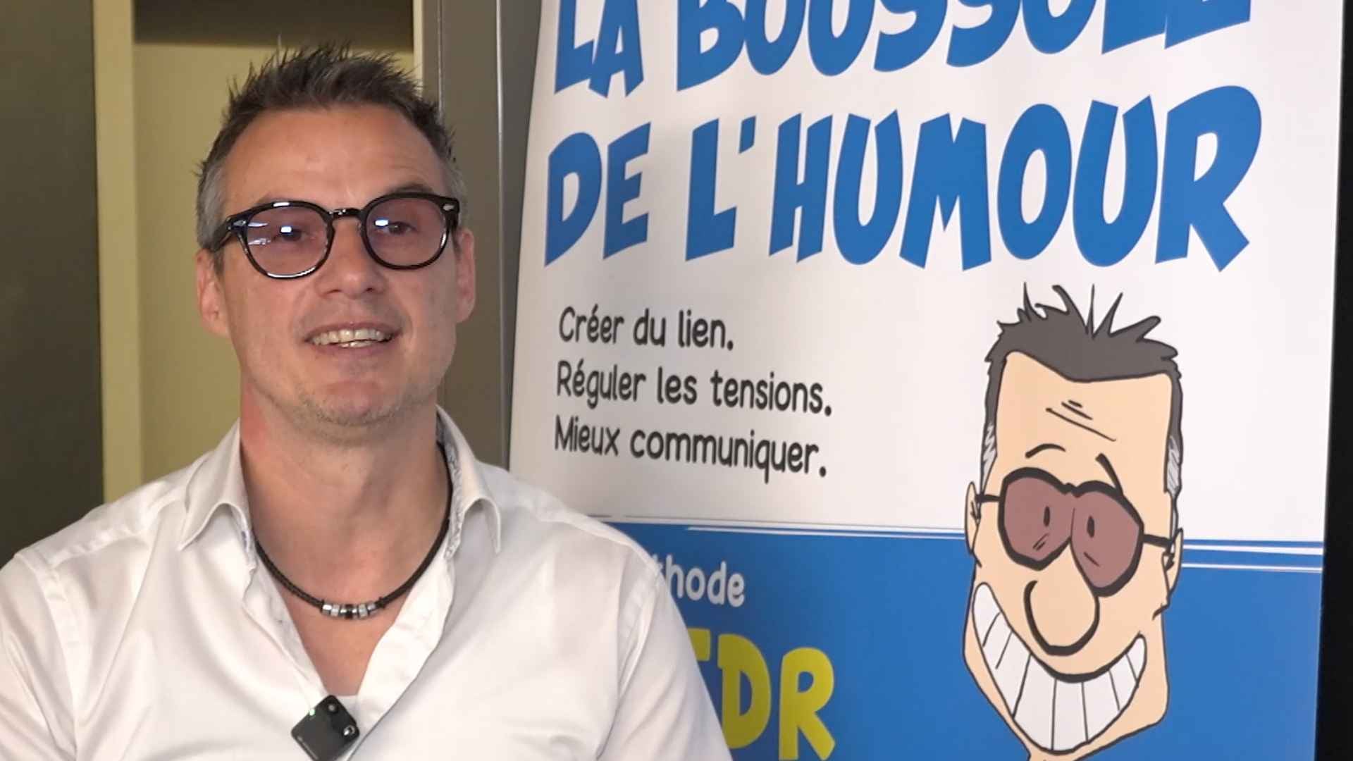 Rire sans blesser, la méthode de Luc Schindelholz
