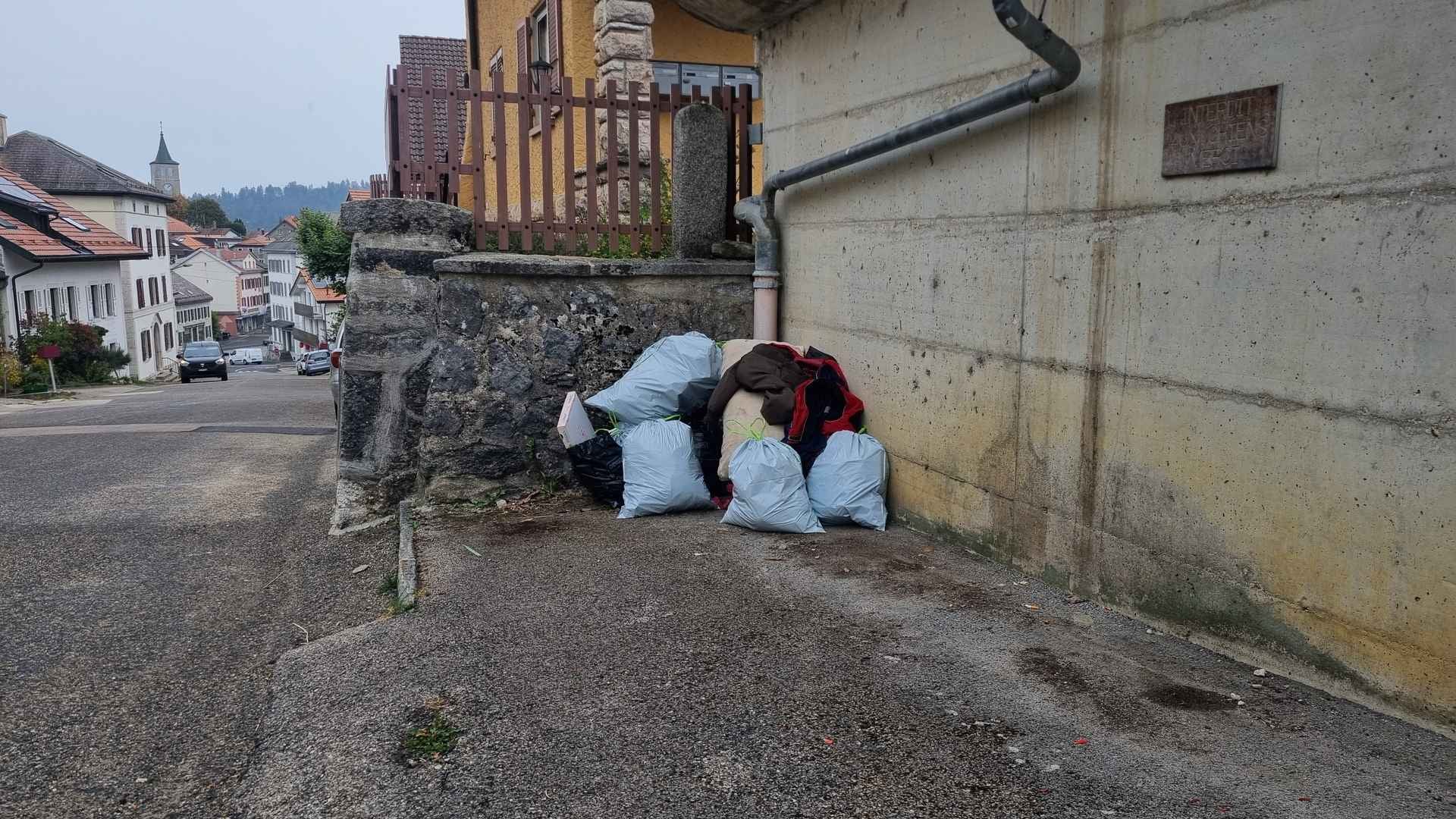 Conteneurs disparus à Sainte-Croix: des habitants privés de jeter leurs ordures