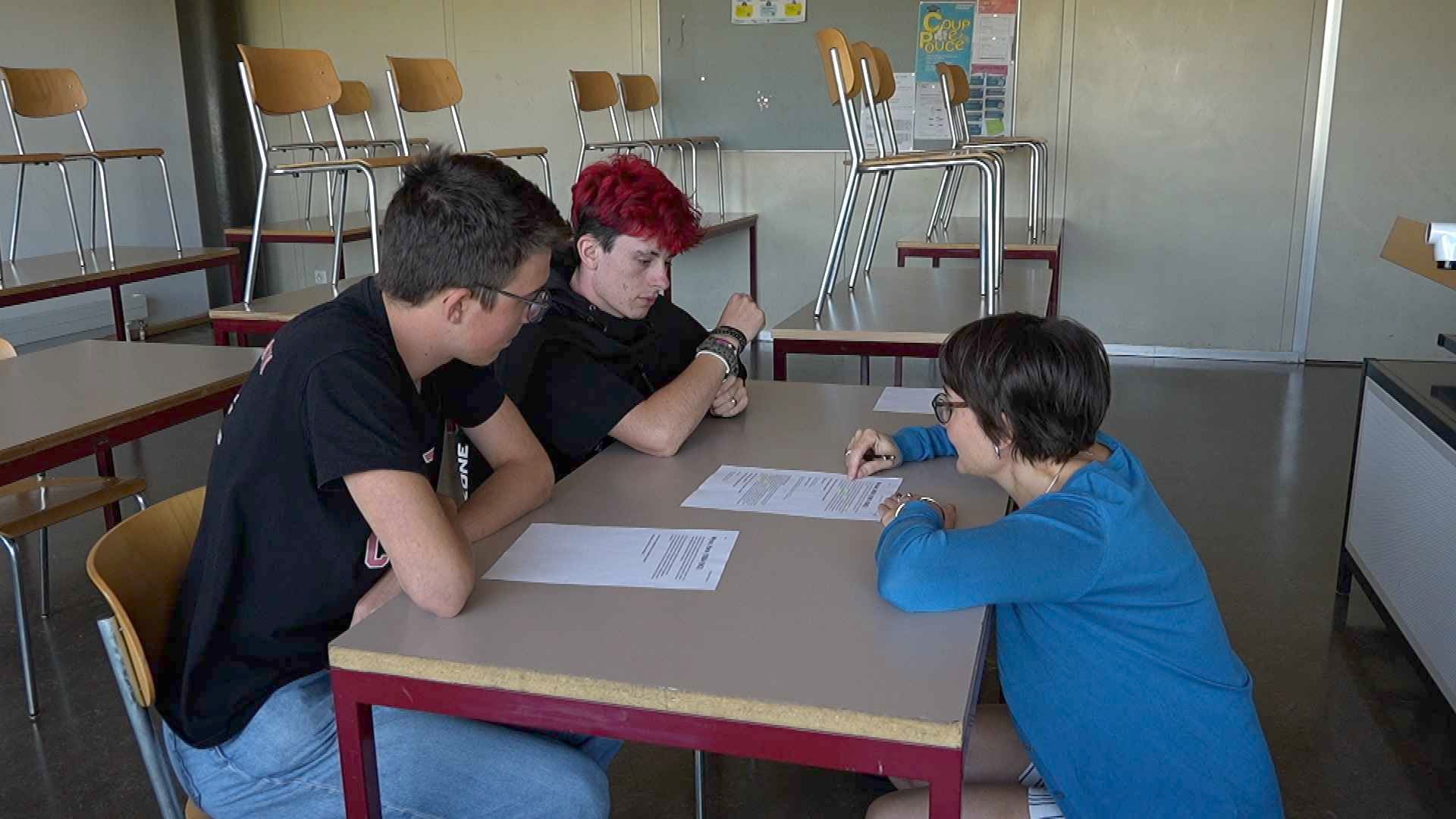 Le Dictionnaire du Jura traduit en allemand par des gymnasiens d'Yverdon