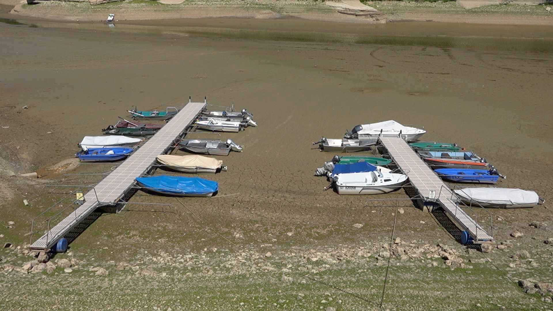 Navigation suspendue au lac des Brenets