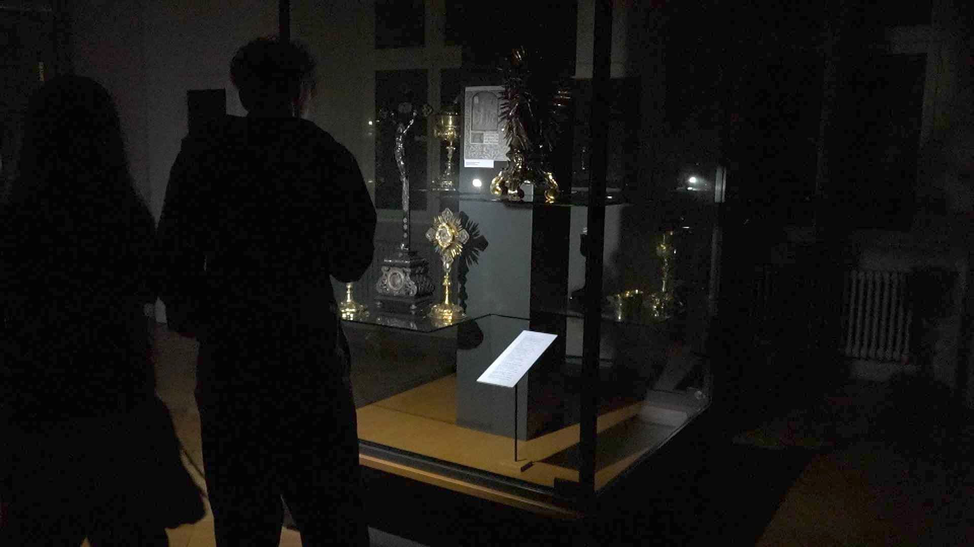 Une visite de musée à la lampe de poche