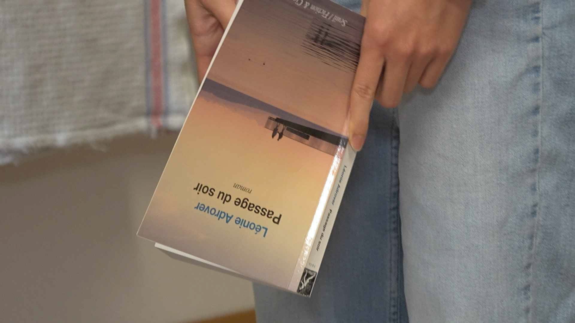Léonie Adrover à la rencontre des jeunes lecteurs jurassiens