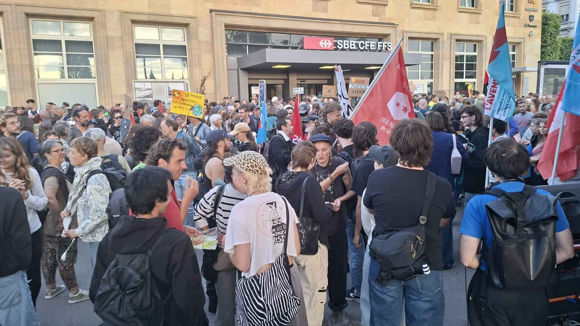Trois colères manifestées dans les rues de Neuchâtel