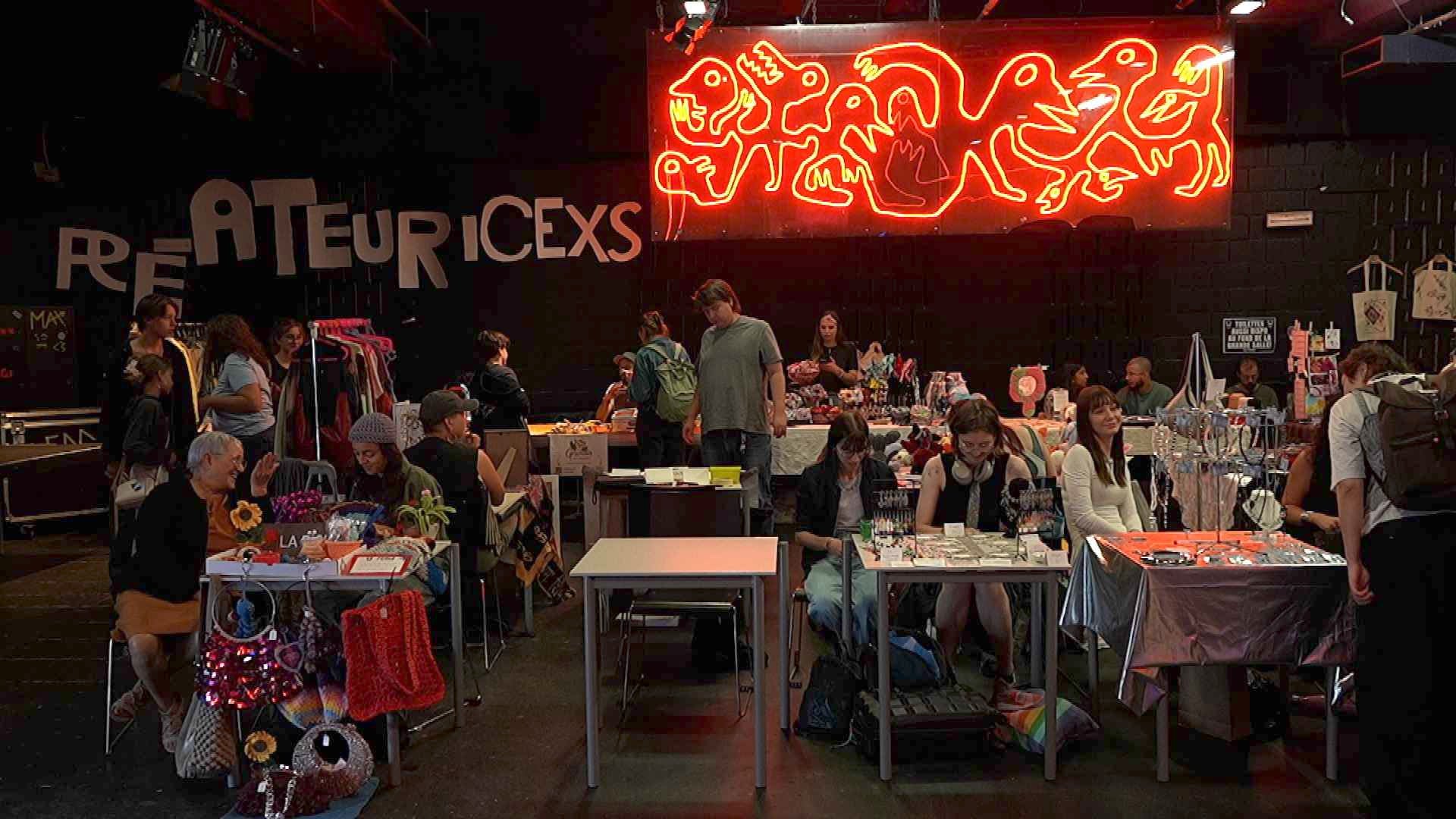 Un marché d'artisans et de seconde main "embrouille" la Case à Chocs